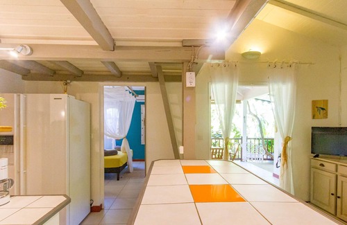 Bas Vent Casa | Atemoya lodges. Swimming pool, beach 400 m., Bamboo (2/4p), A/C, pool, beautiful garden, beach 400 m