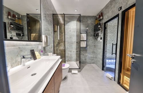 Stari Grad Hotel | Atera Business Suites