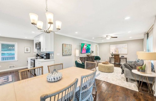 Fair Oaks Casa | ATH - Sleeps 6 - 3 Beds - Pet Friendly - 1376 (ST1)