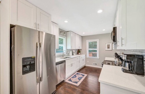 Fair Oaks Casa | ATH - Sleeps 6 - 3 Beds - Pet Friendly - 1376 (ST1)