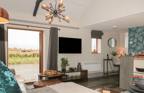 Burrowbridge Casa | ATHELNEY COTTAGE, pet friendly, with a garden in North Curry