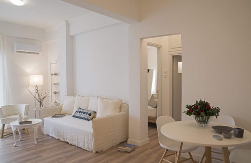 Platia Viktorias Apartamento | Flart ateniense, piso de 2 habitaciones, a 3 minutos del metro