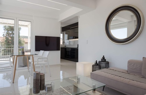 Varkiza Apartamento | Athenian Riviera Penthouse Apartment