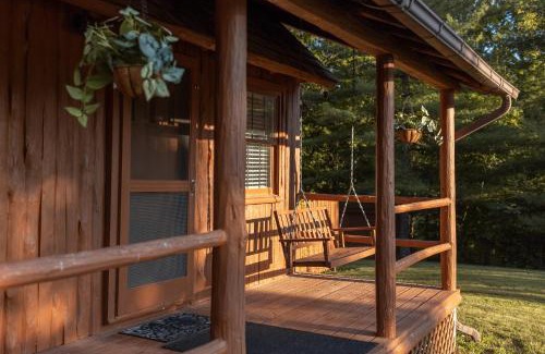 West Columbia Casa | Athens and Albany's Hillside Haven
