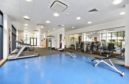 Spitalfields Apartamento | Athera - Festival Quarter, Canary Wharf 2 bed, 2 bath apartment with balcony and gym facility