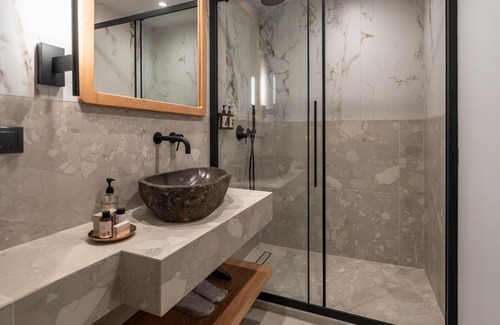 Kinosargous Hotel | Athesense Suites