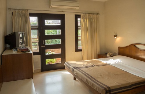 Sindhi Camp Casa | Atithi Guest House