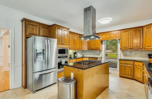 Conyers Casa | ATL 5BR Modern Sanctuary
