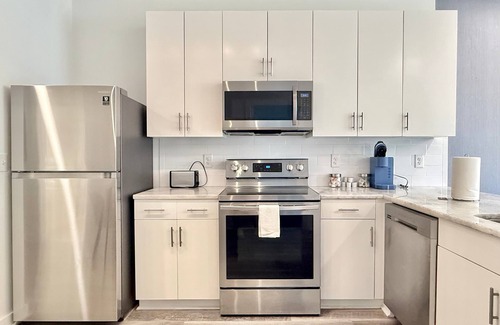 Old Fourth Ward Apartamento | ATL Condo with King Bed! Free Street Parking!