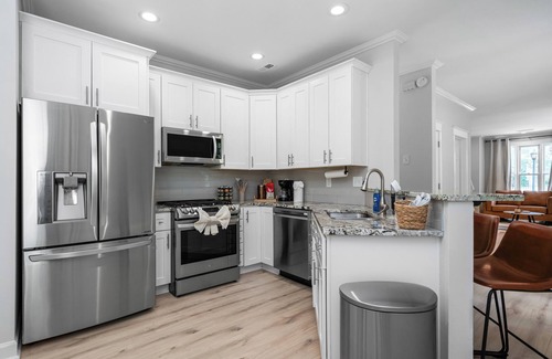 East Side Casa | Atlanta Central Historic Area, Near Parks & Dining. King Bed. Pet Friendly