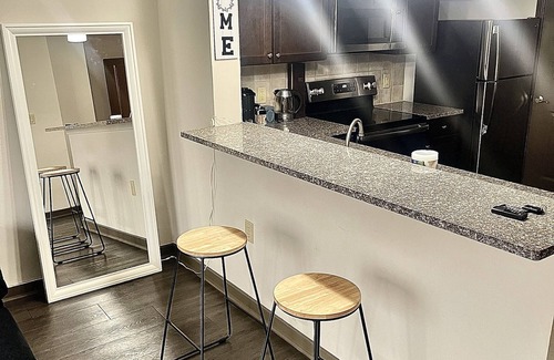 Westside Apartamento | Atlanta Chic Urban Retreat Modern Apartment Stunning City Views private balcony