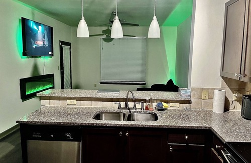 Westside Apartamento | Atlanta Chic Urban Retreat Modern Apartment Stunning City Views private balcony