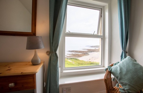 Widemouth Bay Cabaña | ATLANTIC COURT, pet friendly, with a garden in Widemouth Bay