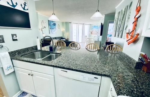 Sneads Ferry Condominio | Atlantic Paradise at St. Regis, Amazing Views, Steps to Beach and Self Check-In