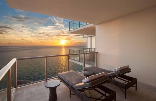 Bal Harbour Condominio | St. Regis Bal Harbour Suite - 1 Dormitorio + Den - 5 Star Resort, Ultimate Getaway!