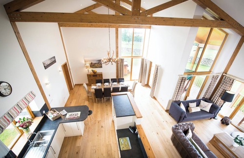 Balloch Cabaña | ATLAS, family friendly, with hot tub in Cawdor