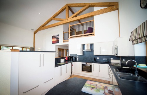 Balloch Cabaña | ATLAS, family friendly, with hot tub in Cawdor