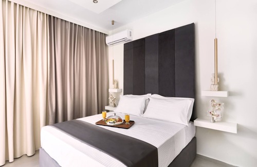 Skiathos Town Hotel | Atlas Suites