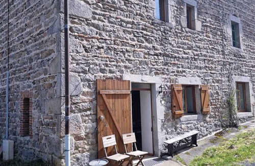 Malvieres Casa | Casa rural atmosférica para 6 personas con estufa de leña