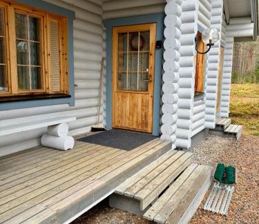 Yllasjarvi Chalet De Esquí | Atmospheric log cabin by the ski tracks