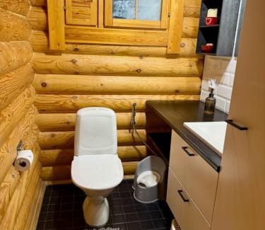 Yllasjarvi Chalet De Esquí | Atmospheric log cabin by the ski tracks