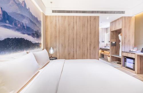 Haizhu Hotel | Atour Hotel, Haizhu Jiangtai Road Subway Station, Guangzhou-Free shuttle bus service at the Canton Fair