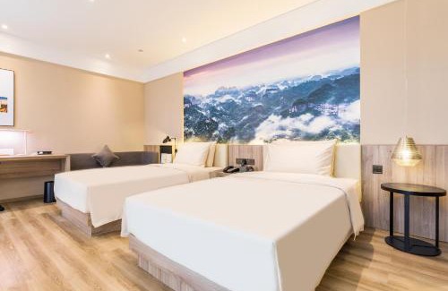 Haizhu Hotel | Atour Hotel, Haizhu Jiangtai Road Subway Station, Guangzhou-Free shuttle bus service at the Canton Fair