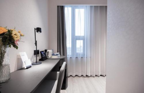 Xuanwu Hotel | Atour Light Hotel Beijing West Station North Square