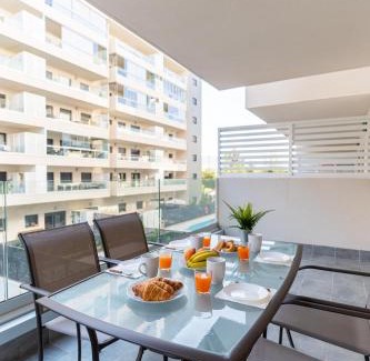 Almeria Apartamento | ATP Vega de Acá a 5 minutos de la Playa - Piscina - Parking Privado Gratis!
