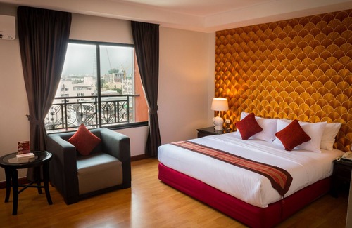 Ratchadaphisek Hotel | Atrium Boutique Hotel