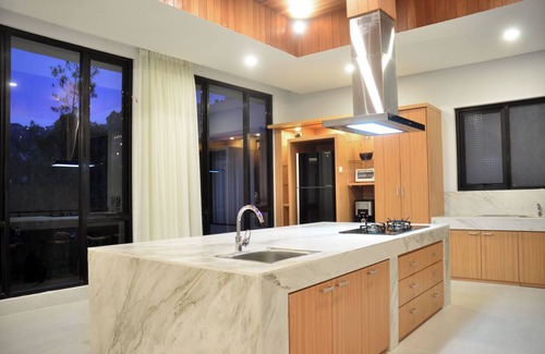 Bandung Villa | Atsuka Hill View 8BR Vila with Private Heated Pool