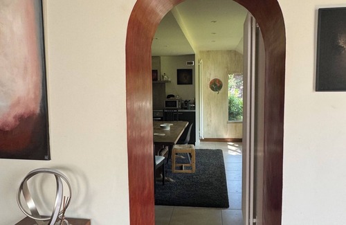 Bercheres-sur-Vesgre Casa | Attached house in walled garden 60 km from Paris, charming village