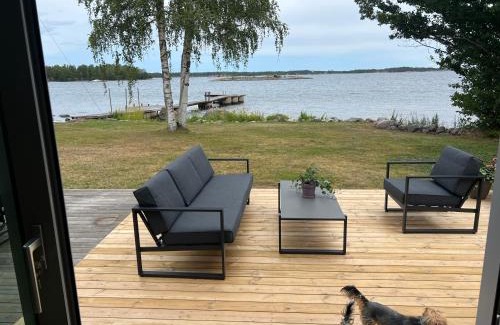 Vastervik Casa | Attefallshus på hornsudde