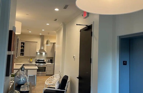Alpharetta Apartamento | Attending wedding, work, festival, family or moving? Walkable & convenient