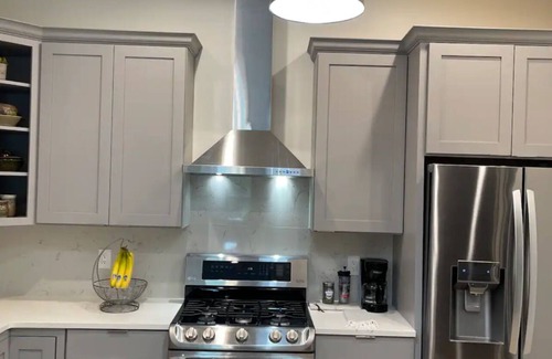 Alpharetta Apartamento | Attending wedding, work, festival, family or moving? Walkable & convenient