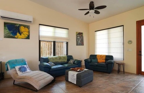 Dominicalito Apartamento | Attention Surfers, Beach Lovers, Monkey and Birdwatchers, paved access