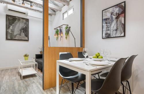 Malasaña Apartamento | Attic 3Bedrms-2Baths in Heart of Malasana