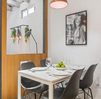 Malasaña Apartamento | Attic 3Bedrms-2Baths in Heart of Malasana