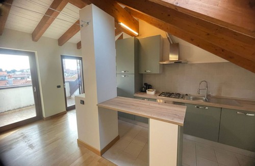 Seregno Apartamento | Ático en el centro de Seregno (ORCHIDEA APARTMENT)