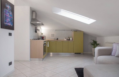 Intra Apartamento | Apartamento abuhardillado 'Massimo - Verbania Intra' con Wi-Fi y aire acondicionado