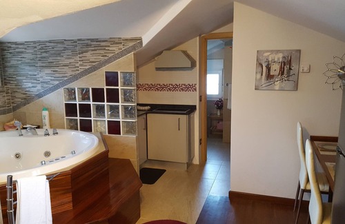 Castro Urdiales Apartamento | Atico-Loft con Jaccuzi en playa Sonabia. Fantásticas vistas al mar y al monte