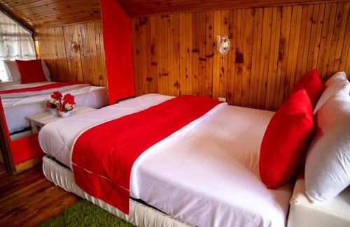 Eldoret Apartamento | Attic Wooden House