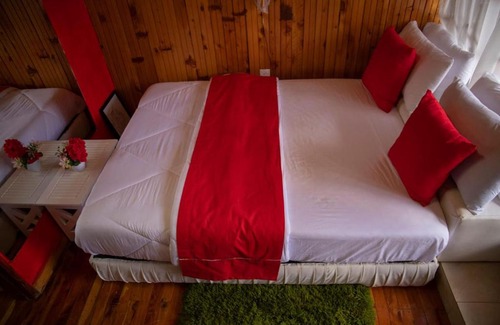 Eldoret Apartamento | Attic Wooden House