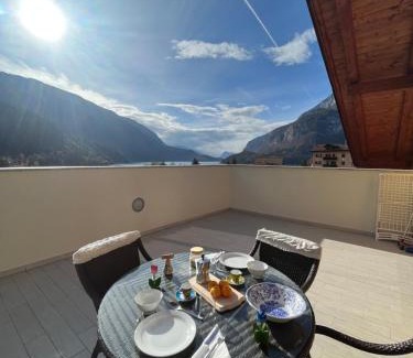 Molveno Apartamento | Attico con vista sul lago e montagne a Molveno