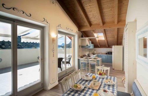 Molveno Apartamento | Attico con vista sul lago e montagne a Molveno