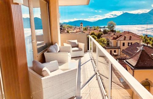 Luino Apartamento | Attico Palazzo di Vetro