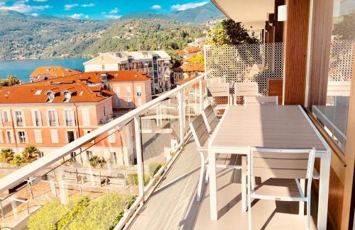 Luino Apartamento | Attico Palazzo di Vetro
