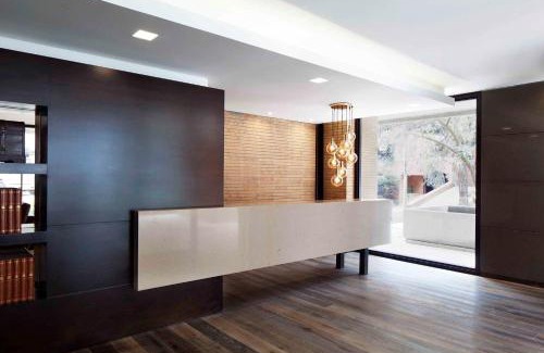 Chico Reservado Apartamento | Attik Luxury Apts
