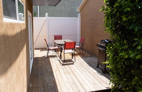 NoHo Arts District Casa | ATTRACTIVE 1-BEDROOM HOME IN GREAT NOHO ARTS DISTRICT LOCATION (p16)