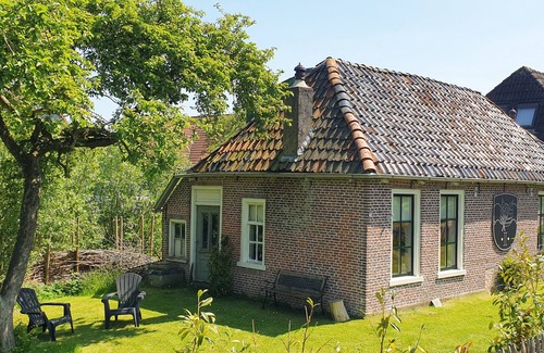 Jirnsum Casa | Attractive and beautiful cottage with a fine garden in the heart of Friesland